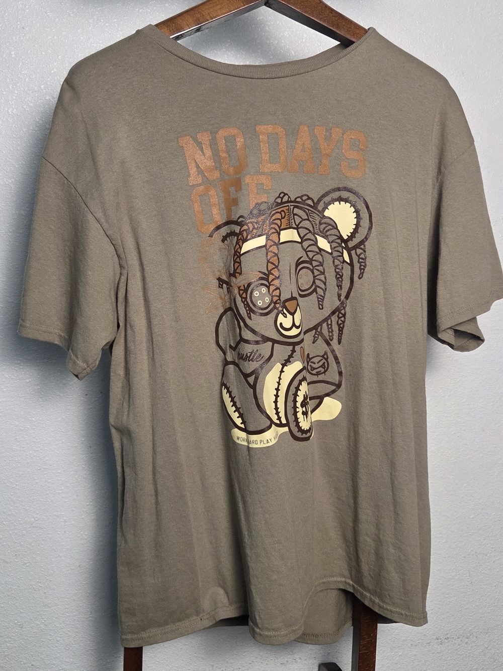 Men's Olive Graphic Tee — 'No Days Off' Bear Print